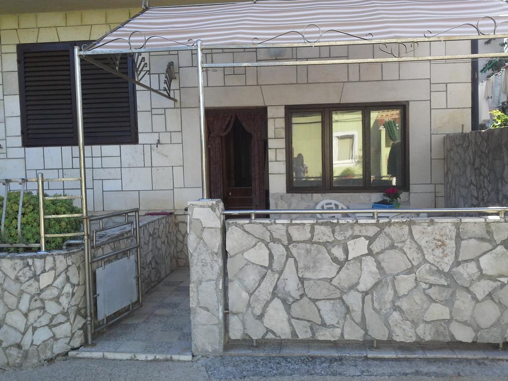 Berto Apartamento Nerezine Exterior foto